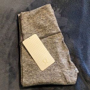 NWT LuluLemon high rise right